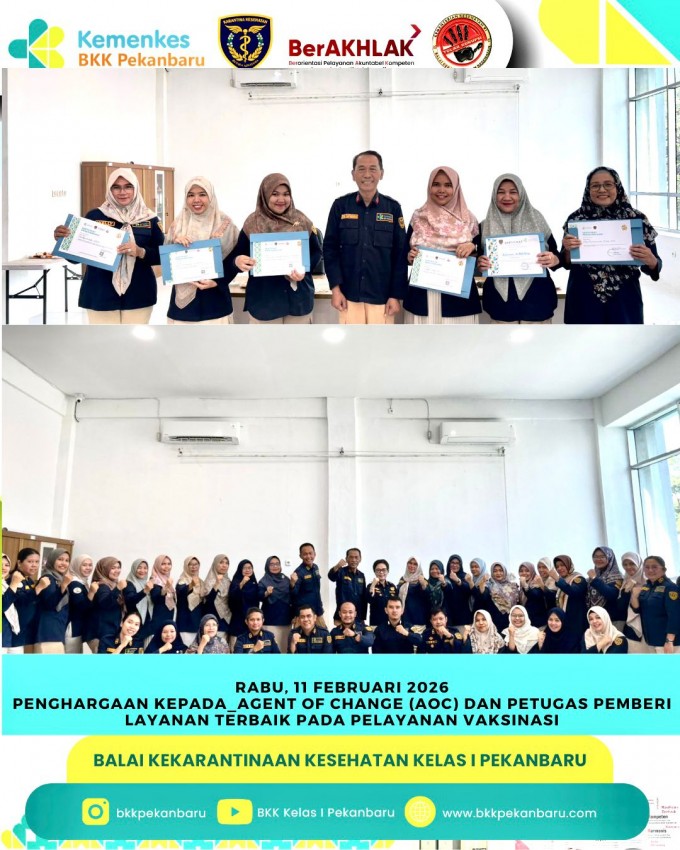 Penyerahan Sertifikat Penghargaan kepada Agent Of Change (AOC)  dan petugas pemberi layanan terbaik